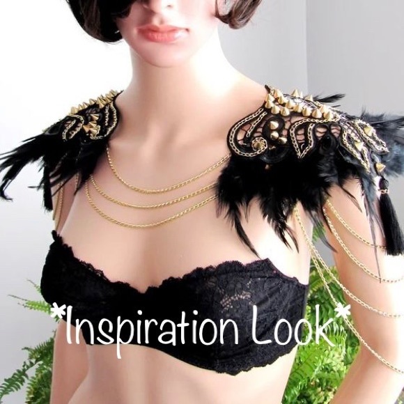 Feather Epaulettes with Chain - Picture 5 of 6